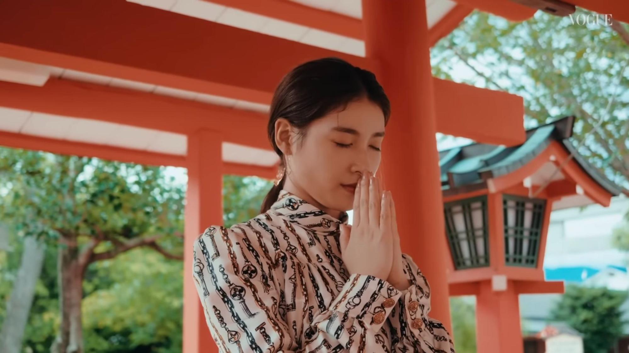 Tao Tsuchiya fun facts - Tao Tsuchiya praying at Kurumazaki Shrine