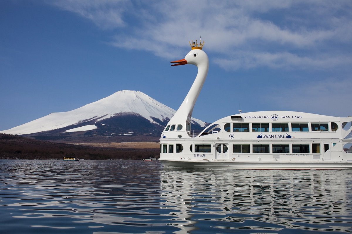 lakes in japan - swan boat ride