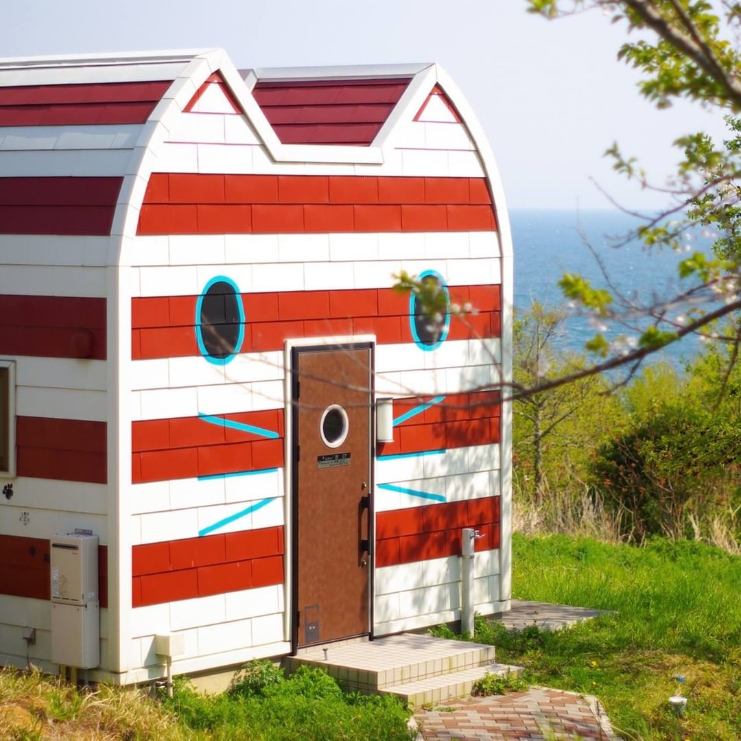 Tashirojima Island - cat themed cabin