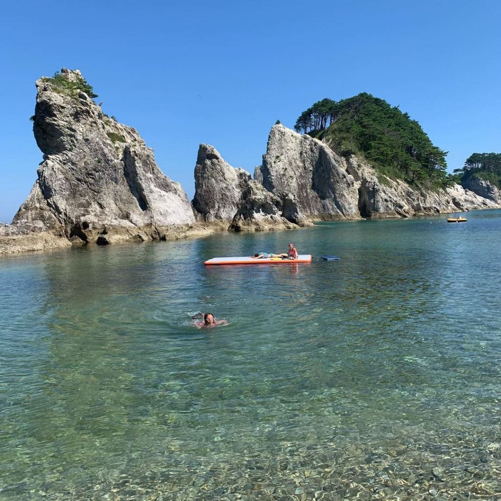 beaches in japan - jodogahama