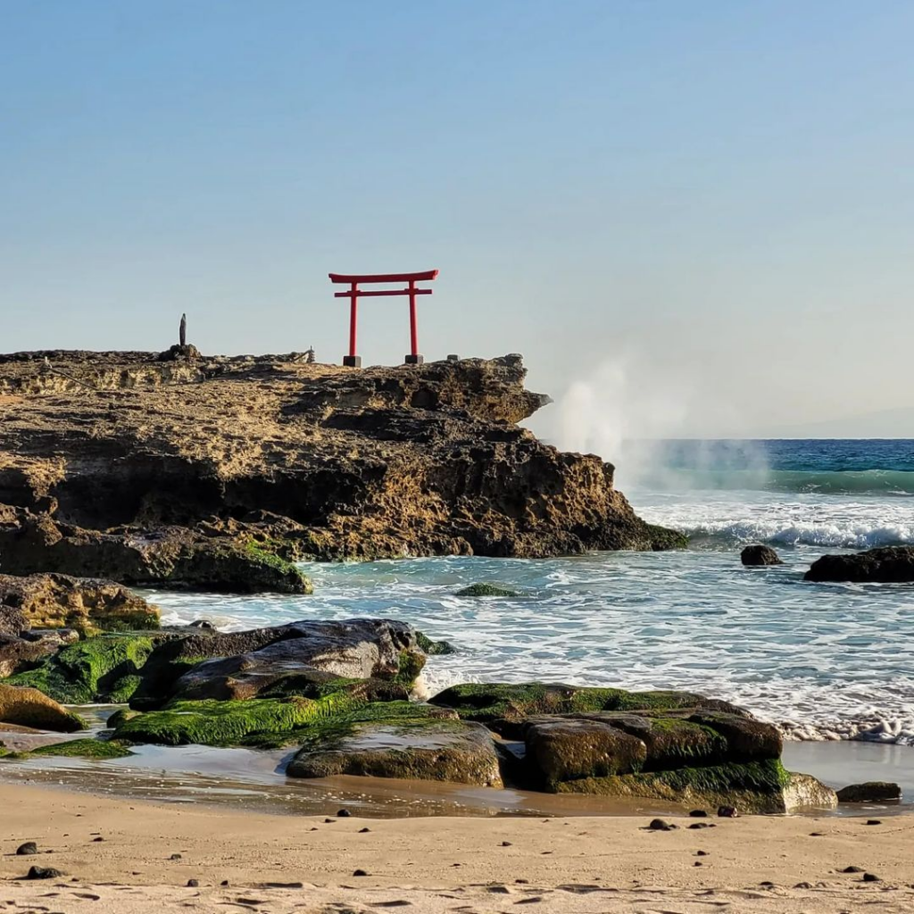beaches in japan - far torii