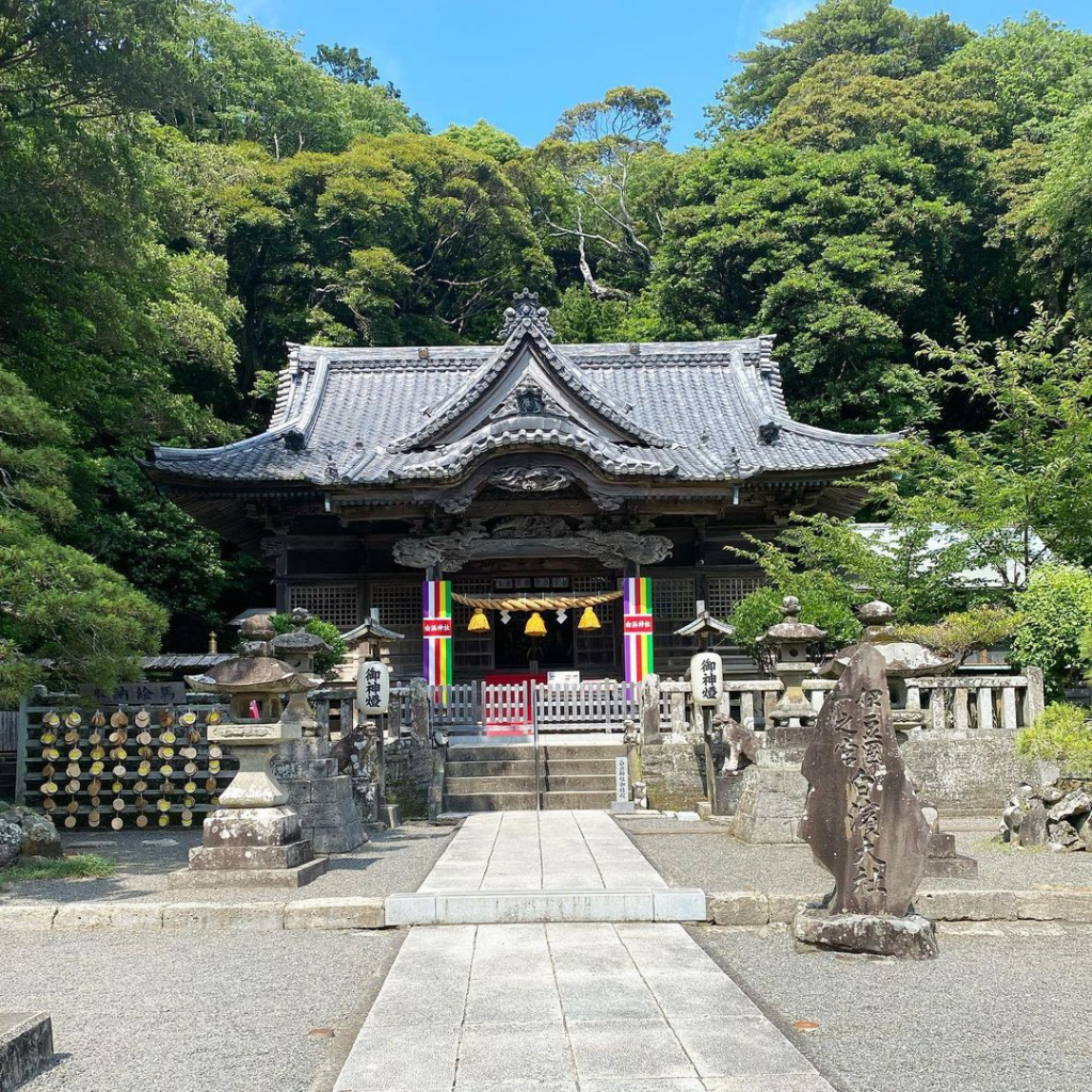 beaches in japan - shrine